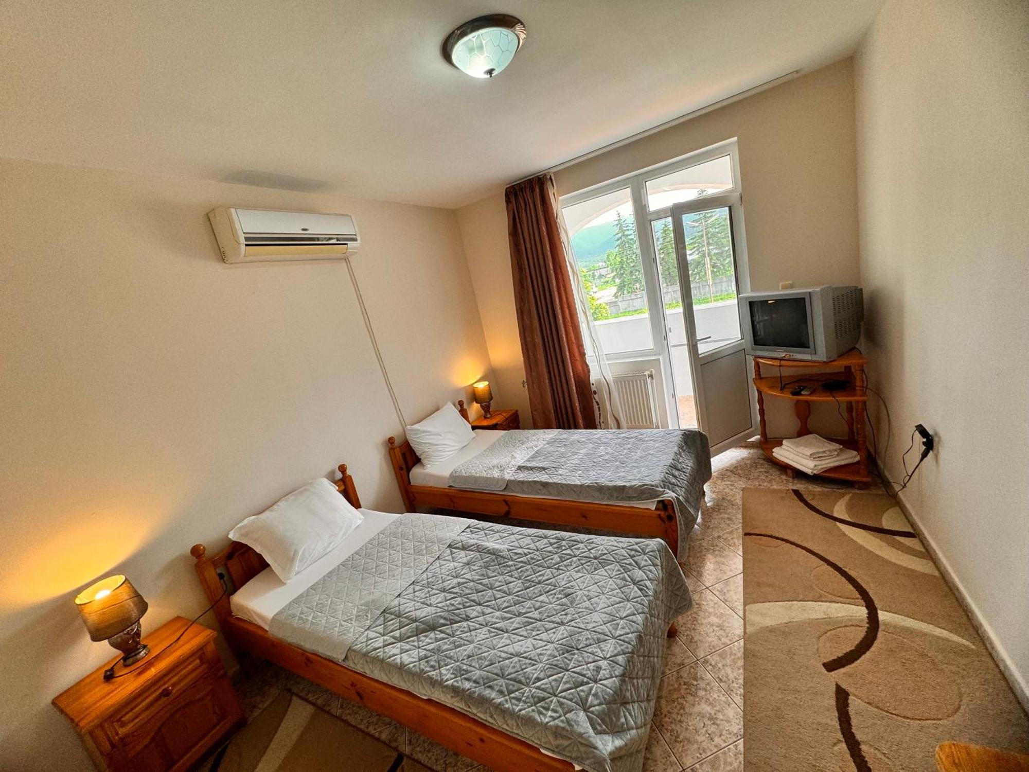 Motel International Berkovitsa Eksteriør bilde