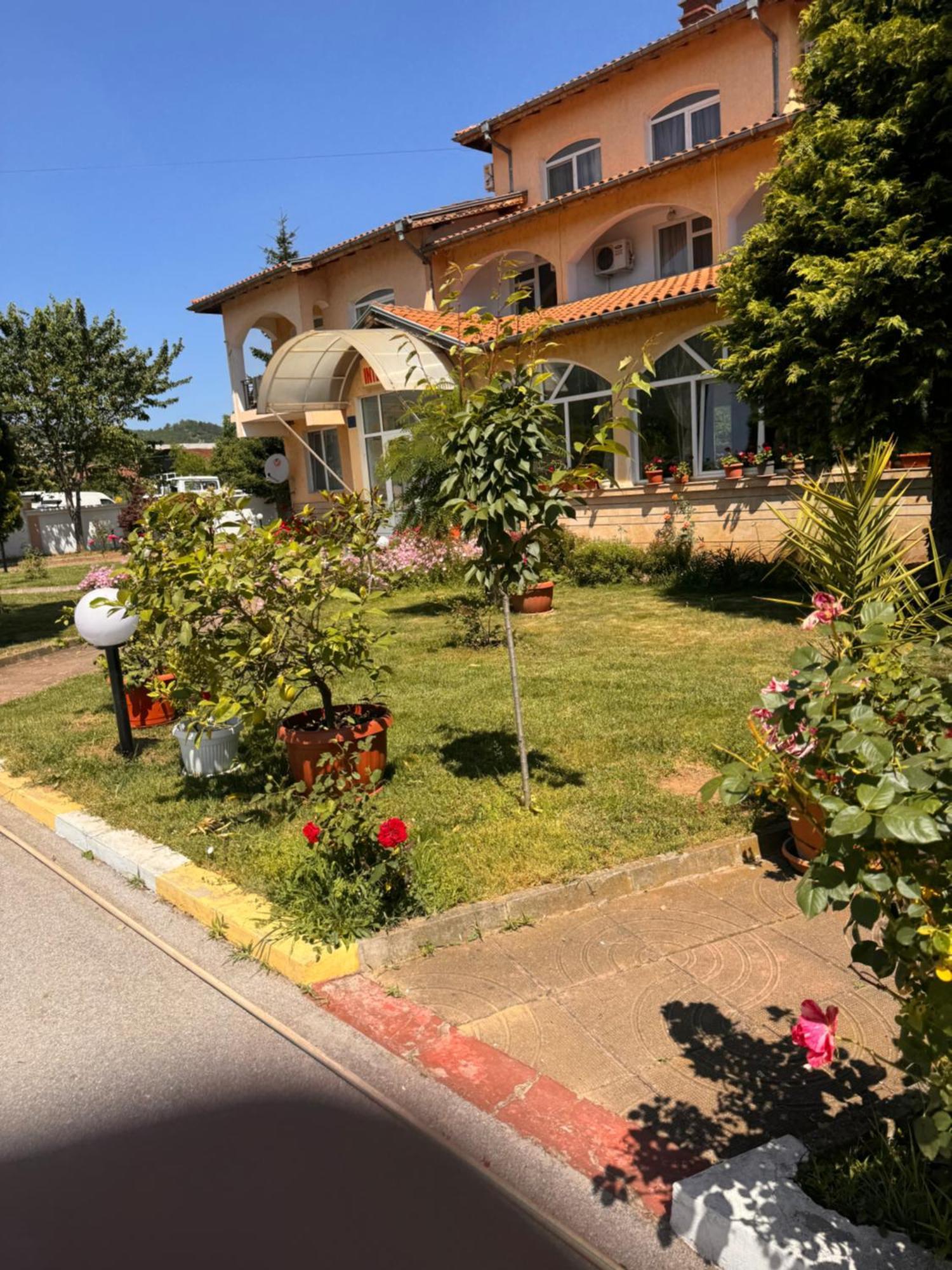 Motel International Berkovitsa Eksteriør bilde