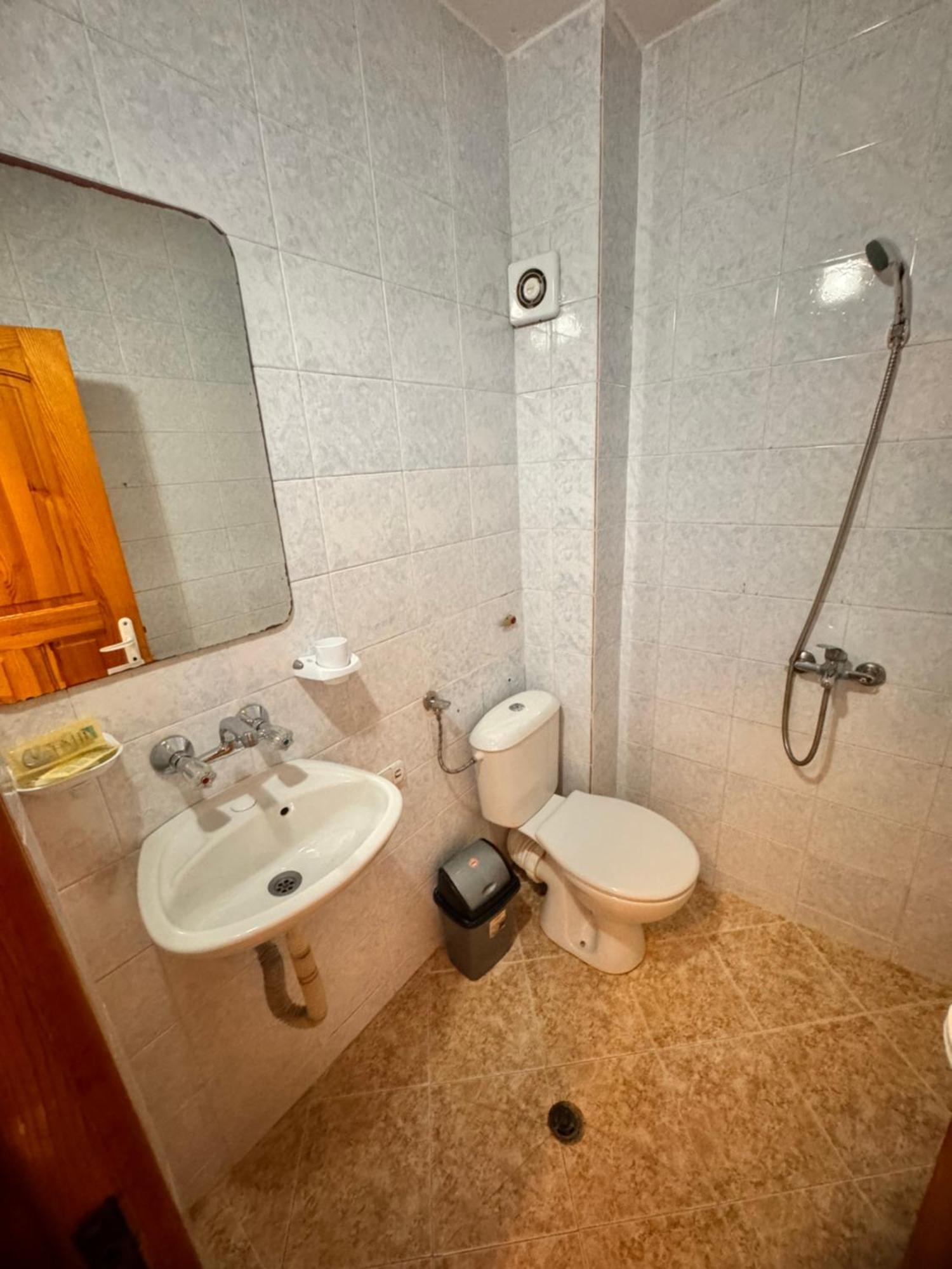 Motel International Berkovitsa Eksteriør bilde