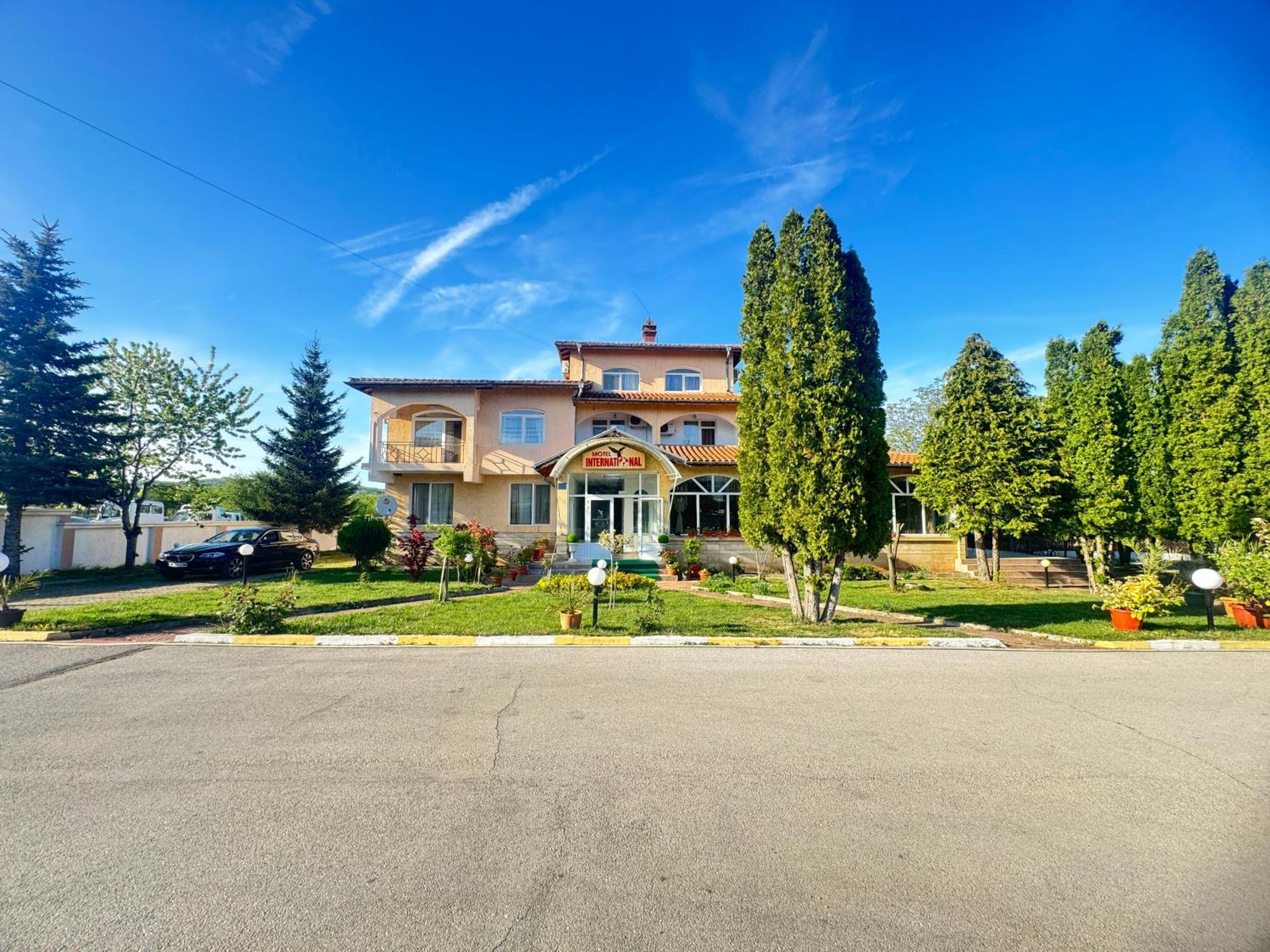 Motel International Berkovitsa Eksteriør bilde